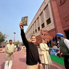 कांग्रेस का सरकार पर हमला: 4 किताबें हटाने पर “इतिहास बदलने” का आरोप